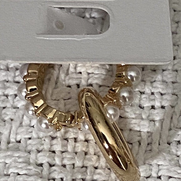 Sugarfix by BaubleBar Earrings Lot Of Four Single Hook Earrings - Picture 7 of 8